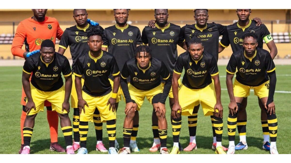 Équipe de Ranchers Bees avant un match de NPFL
