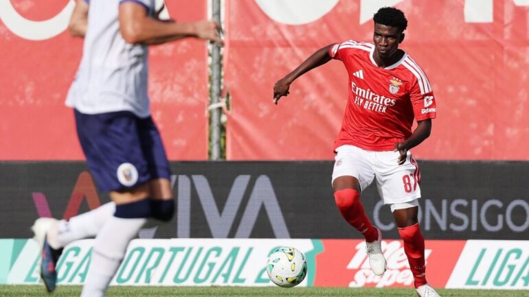 Peter Edokpolor marque pour ses débuts avec le Nigeria dans le 3-3 contre la Russie
