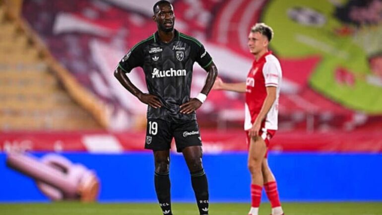 RC Lens : Abdallah Sima forfait pour le Derby du Nord à cause d’une blessure à la cuisse