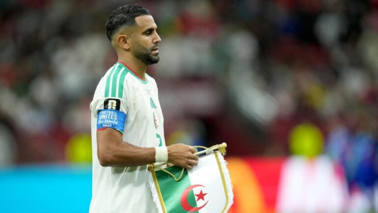 Riyad Mahrez se rapproche d’Al-Shamal pour prolonger sa carrière au Qatar