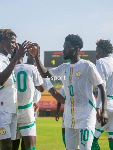 Joueurs du Sénégal U20 célébrant un but