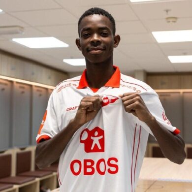 Souleymane Tuo avec le maillot de Fredrikstad FK