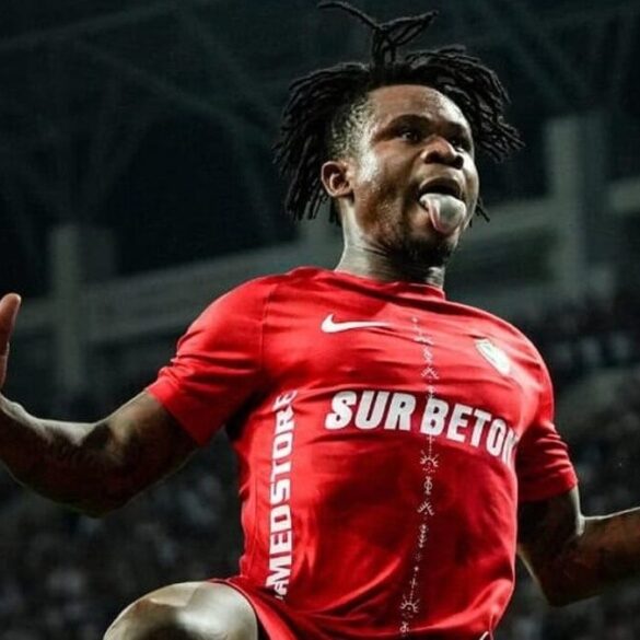Gift Orban célébrant sous le maillot d’Amedspor