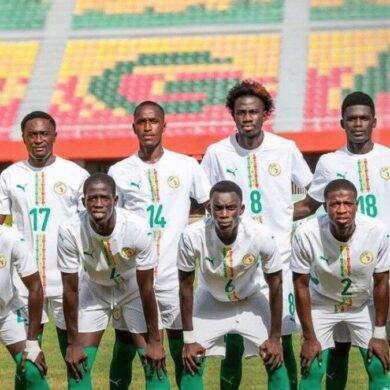 La sélection sénégalaise U20 réunie sur la pelouse